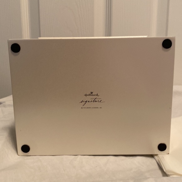 Brand New Hallmark Signature Wedding Photo Storage Box - Picture 7 of 8